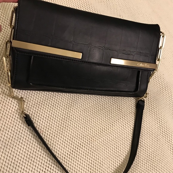 Calvin Klein - Picture 3 of 7